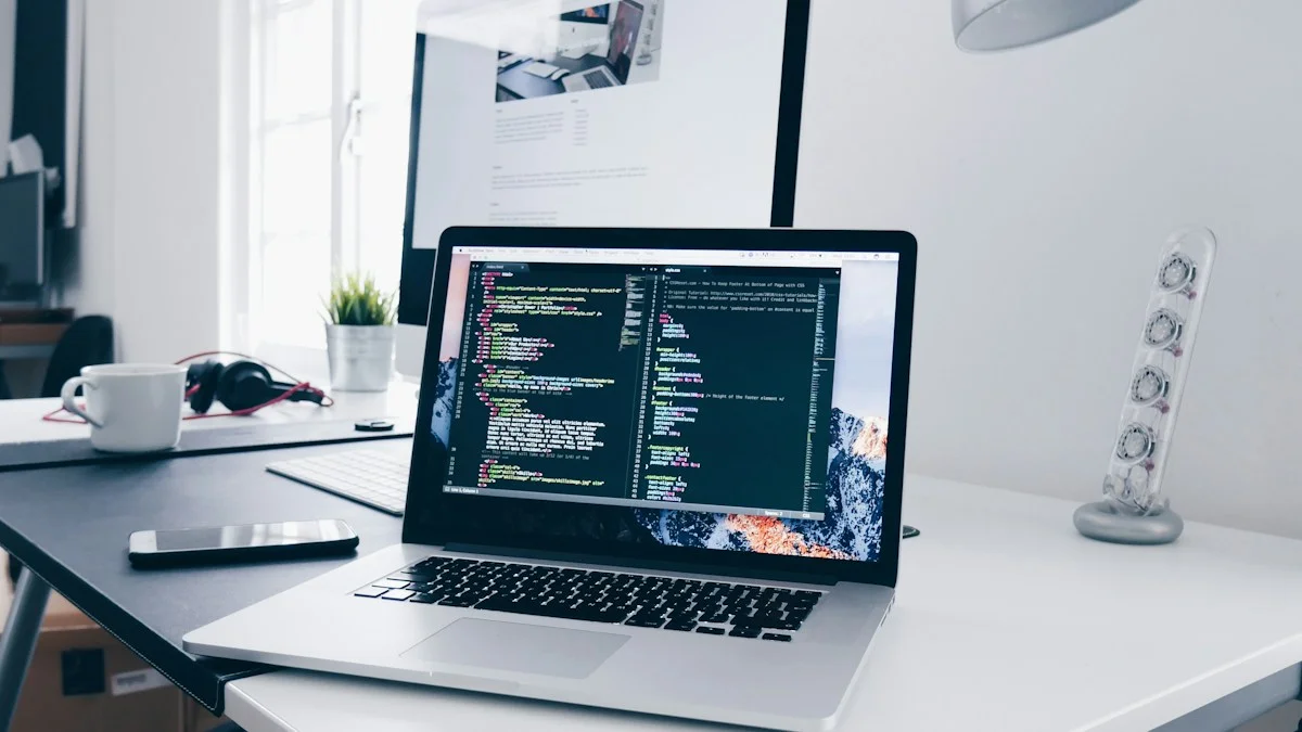 Poste de travail technologique comparant les logiciels comptables canadiens - Snipay
