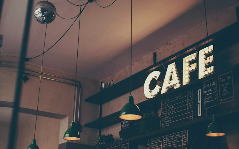 Accounting and GST QST management with WEB-SRM for cafe bistro and restaurant in Quebec